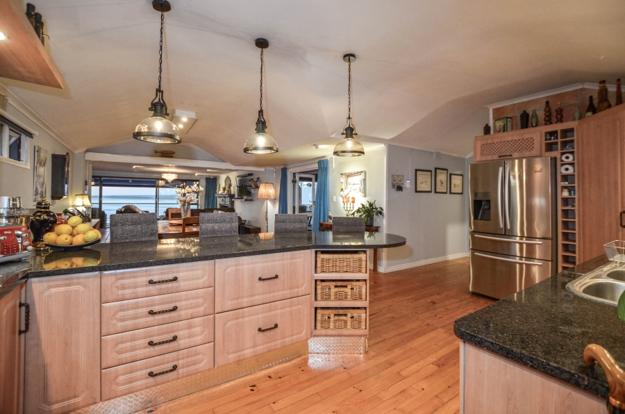 3 Bedroom Property for Sale in Yzerfontein Western Cape